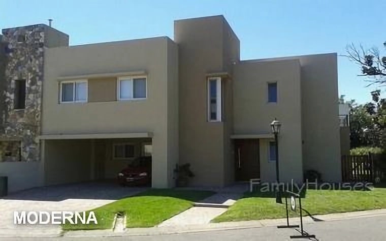 Casa moderna construida por Family Houses