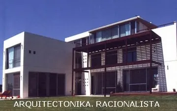 Casa racionalista con amplios ventanales en Santa Barbara.