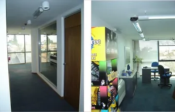 Espacios amplios y luminosos en oficina comercial