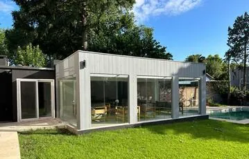 Quincho racionalista en San Isidro con diseño moderno