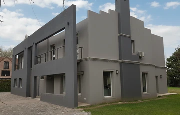 Nuevo frente moderno de casa en San Isidro después de remodelación